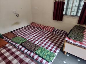 Gallery image of Samarth Sawali Guest House, Vidhyanagar Akkalkot in Akalkot +15 photos