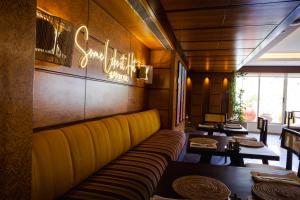 Eko Hotel Suites的休息区