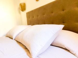 Voodi või voodid majutusasutuse Stunning Bungalow, Pool, Terrace, Beach! SE12 toas