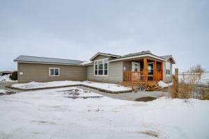Το St Anthony Home with Horse Barn on 33 Acres! τον χειμώνα