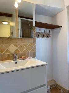 Kúpeľňa v ubytovaní La Magnanerie en Provence + 37 fotografií