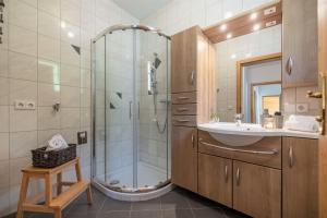 Koupelna v ubytování Arlitscherhof Ferienwohnungen und Chalets + 23 fotografií