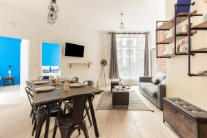 Televízia a/alebo spoločenská miestnosť v ubytovaní Appartement lumineux et spacieux - 8P