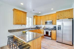 Φωτογραφία από το άλμπουμ του Charming Orem Townhome 5 Mi to BYU! σε Orem