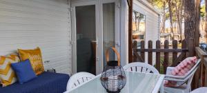 A balcony or terrace at Bungalow 5 pers