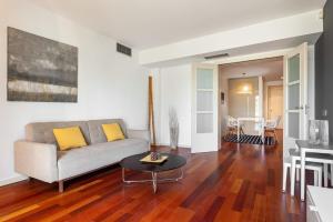 Posezení v ubytování Plaça Catalunya Luxurious 2bedroom with balcony