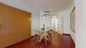 Fotografia z galérie ubytovania Modern and bright three-bedroom in Eixample v destinácii Barcelona