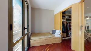 Posteľ alebo postele v izbe v ubytovaní Modern and bright three-bedroom in Eixample