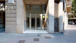 Exteriér alebo vchod do ubytovania Modern and bright three-bedroom in Eixample