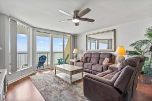 Istumisnurk majutusasutuses Sunrise Pointe 10F - Oceanfront - Cherry Grove Section