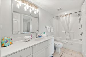 Vannituba majutusasutuses Sunrise Pointe 10F - Oceanfront - Cherry Grove Section