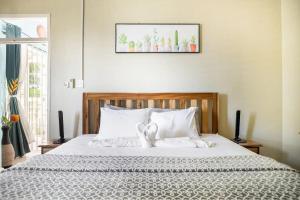 Billede fra billedgalleriet på Tower Isles Condo with sea views i Saint Mary