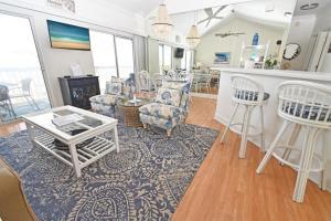 Area soggiorno di Sandpiper Cove Unit 4206