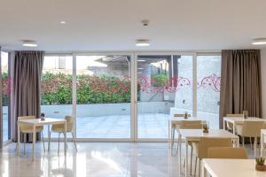 Ruang duduk di Miralago Locarno Easy Rooms