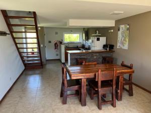 Una cocina o kitchenette en Buenavista Chalten, Casa de Montaña