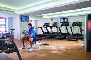 Fitness centrum a/nebo fitness zařízení v ubytování Olympic Lagoon Resort Paphos