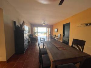 Gallery image of Amahula Beach House, Pool and Surf in Salinas
