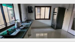 Una cocina o cocineta en Hammock Hostels - Bandra