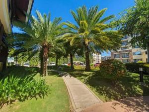 Κήπος έξω από το 2 BedRoom- One Oasis Condo