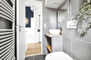 Charming top floor near Montmartre