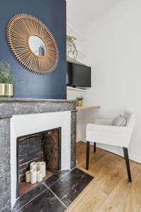 Charming top floor near Montmartre