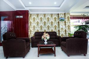 Posezení v ubytování Hotel White Grand Shimla - IN CITY CENTRE - A Centrally AC Hotel