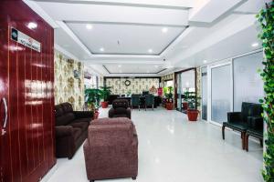 Posezení v ubytování Hotel White Grand Shimla - IN CITY CENTRE - A Centrally AC Hotel