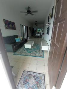 Posedenie v ubytovaní AA HOMESTAY TAWAU