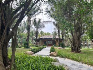 Κήπος έξω από το Modern 2 bedrooms R3 Swanlake Ecopark
