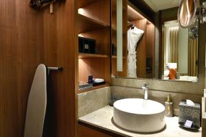 A bathroom at Vivanta Kolkata EM Bypass