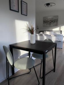 A seating area at FEWO Studio7