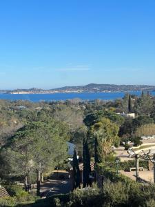 a view of the lake from the top of the house at Les Restanques du golfe de St Tropez in Grimaud