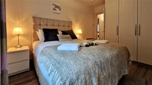 Posteľ alebo postele v izbe v ubytovaní 2 Bed Apartment in Leafy Sandymount Dublin 4