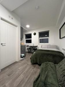 Gallery image of Cosy Abode next to Maidstone East Station - Serviced Apartment in Maidstone