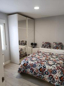 Ένα ή περισσότερα κρεβάτια σε δωμάτιο στο excelente ubicado y amueblado