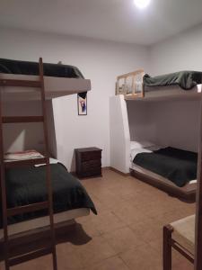 Habitación con 2 literas y 1 cama en Inka Dream, en Cachora