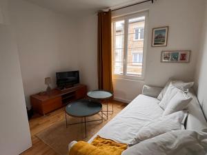 Postel nebo postele na pokoji v ubytování Appartement centre - Avranches