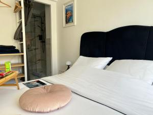 Postel nebo postele na pokoji v ubytování Monaco Cap d’ail Studio & jardin