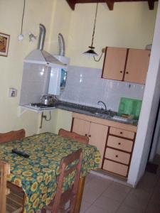 Η κουζίνα ή μικρή κουζίνα στο Cabañas El Paraiso