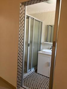 A bathroom at PGD Homes & Lodges