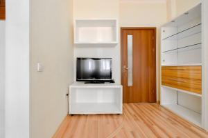 Телевизия и/или развлекателен център в 2bdr Top Location Acs Separate Kitchen