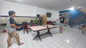 Hosté ubytování BARREL HOMESTAY - Near Mentawai fast ferry, cooking class, transport - tour bukittinggi by nginapdipadang