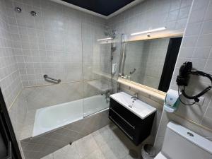 Um banheiro em Hotel Don Diego