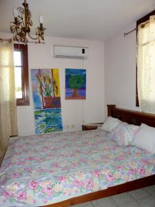 Una cama o camas en una habitación de Luisa - Holiday Home in the Golan