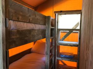 Bungalows - Càmping El Solsonès emeletes ágyai egy szobában