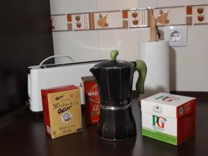 Kemudahan buat kopi dan teh di Casa Galetxo, junto a Bardenas Reales y Sendaviva
