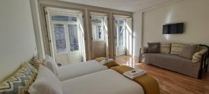 Μια τηλεόραση ή/και κέντρο ψυχαγωγίας στο ALMARELA apartments