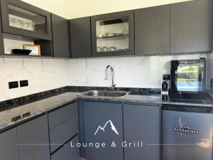 Una cocina o kitchenette en Buenavista Chalten, Casa de Montaña