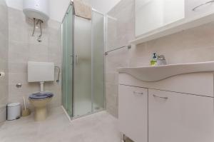 Kúpeľňa v ubytovaní Apartments Tabak + 37 fotografií