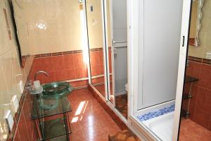 Koupelna v ubytování Yellow Hostel Dushanbe + 28 fotografií